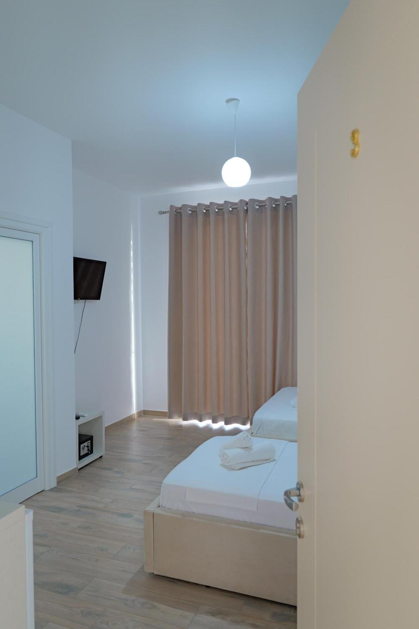 Hotel Veliaj Ksamil Exterior foto