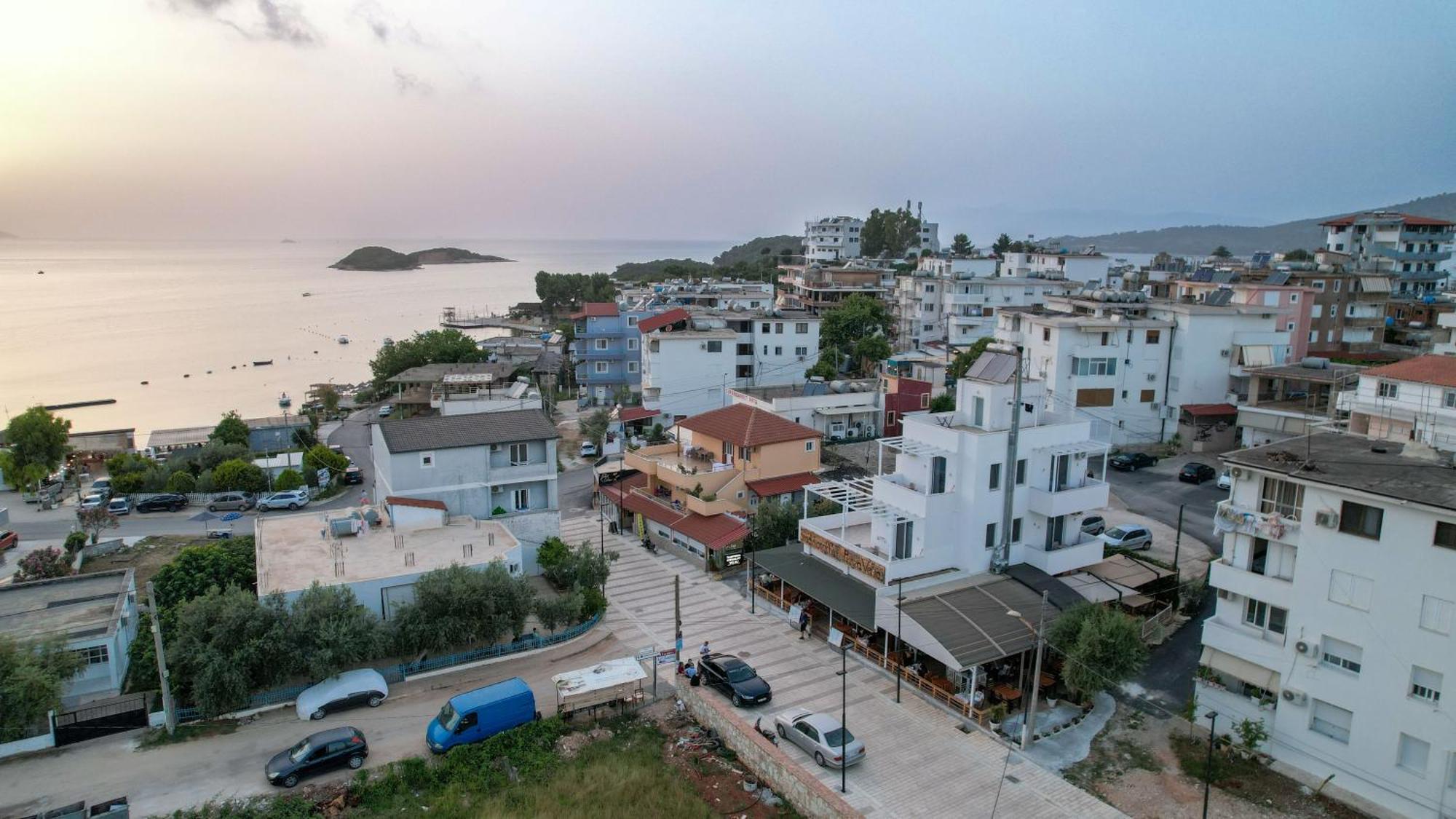 Hotel Veliaj Ksamil Exterior foto
